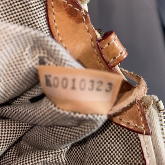 Dooney & Bourke  Satchel   Dome top pebbled leather  ivory/ light brown Like New - Picture 5 of 16